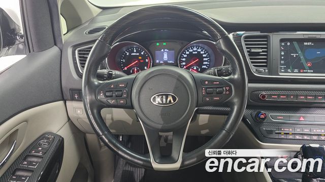 Kia Carnival 9-Seater Prstige 2019 — фото 16