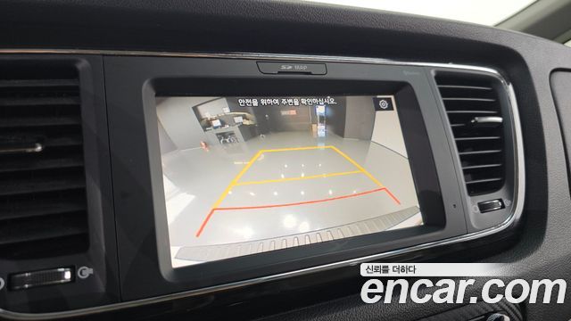 Kia Carnival 9-Seater Prstige 2019 — фото 17