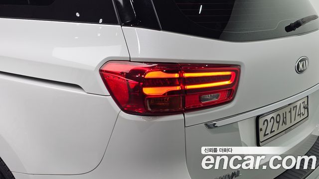 Kia Carnival 9-Seater Prstige 2019 — фото 23