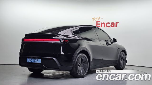 Tesla Model Y RWD 2025 — фото 2