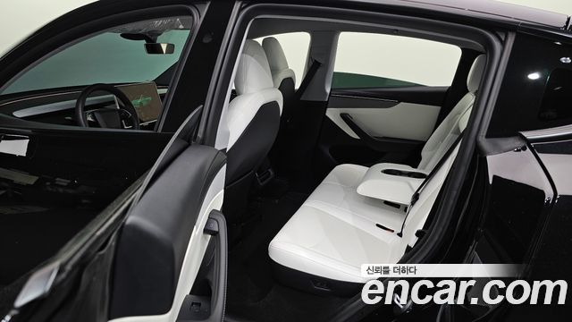 Tesla Model Y RWD 2025 — фото 11