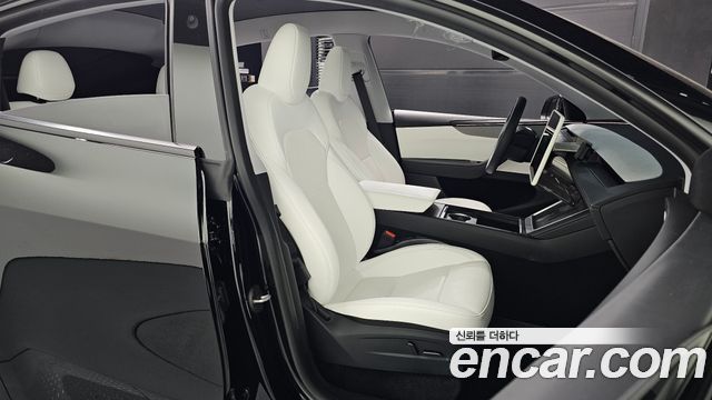 Tesla Model Y RWD 2025 — фото 12