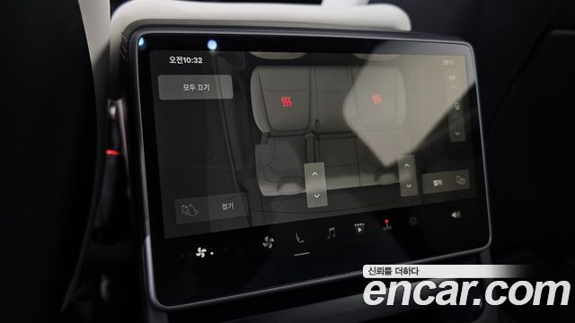 Tesla Model Y RWD 2025 — фото 19