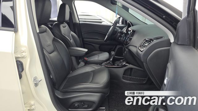 Jeep Compass (II) 2.4 Limitied AWD 2019 — фото 11