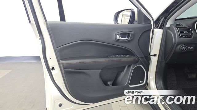 Jeep Compass (II) 2.4 Limitied AWD 2019 — фото 24