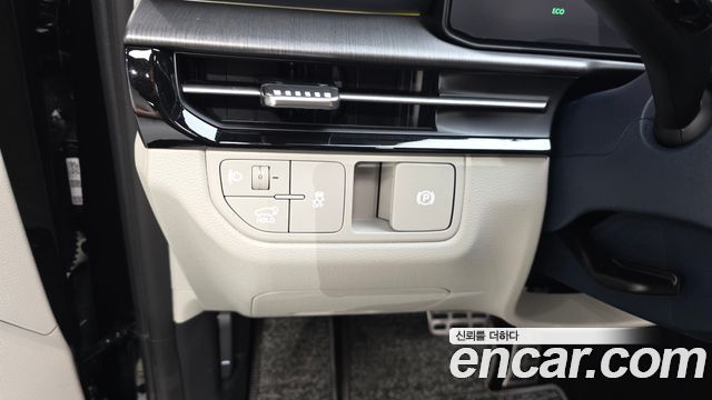 Kia Sportage (V) Gasoline 1.6 Turbo 2WD Signature X Line 2026 — фото 30