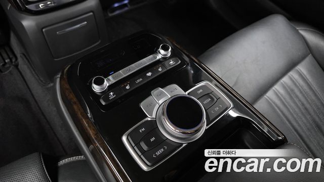 Genesis G90 3.3 T AWD Premium Luxury 2019 — фото 18