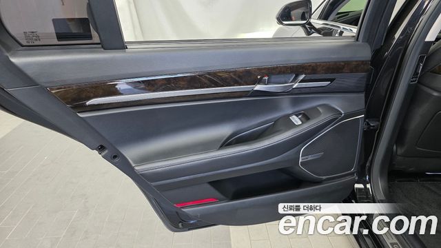 Genesis G90 3.3 T AWD Premium Luxury 2019 — фото 25