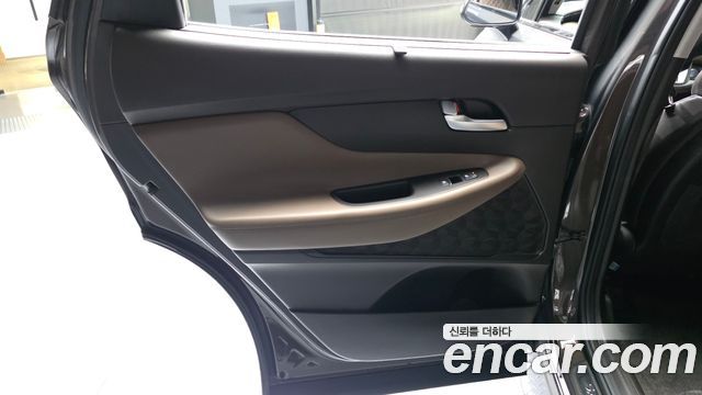 Hyundai Santa Fe Gasoline 2.5T 2WD Prestige 2021 — фото 25