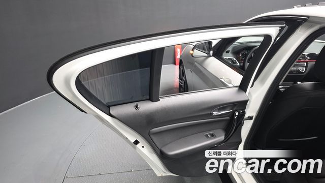 BMW 1 Series (F20) 118d Sport 5Door 2018 — фото 25