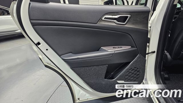 Kia Sportage (V) LPG 2.0 2WD Signature 2024 — фото 25