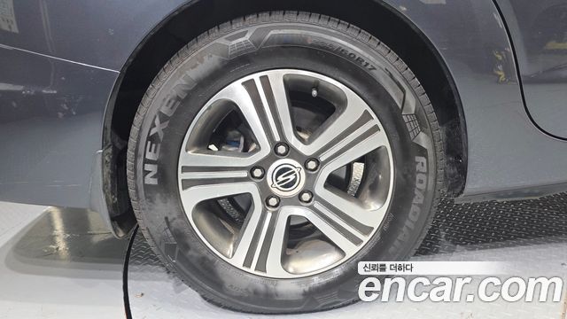KG Mobility (SsangYong) Korando Turismo 4WD GT 9-seater 2015 — фото 5