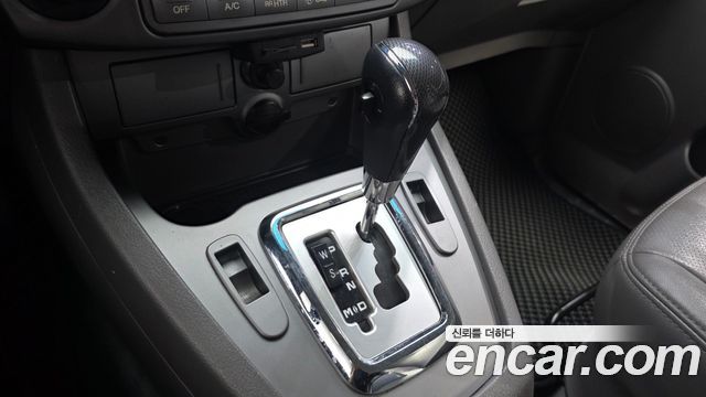 KG Mobility (SsangYong) Korando Turismo 4WD GT 9-seater 2015 — фото 9