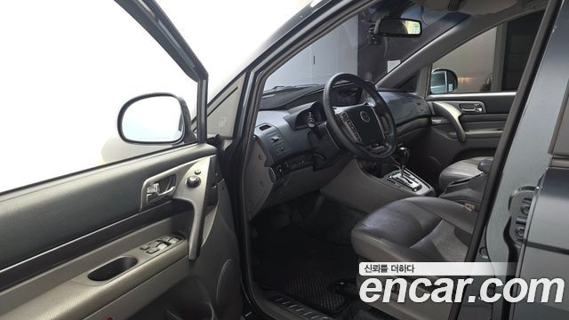KG Mobility (SsangYong) Korando Turismo 4WD GT 9-seater 2015 — фото 10
