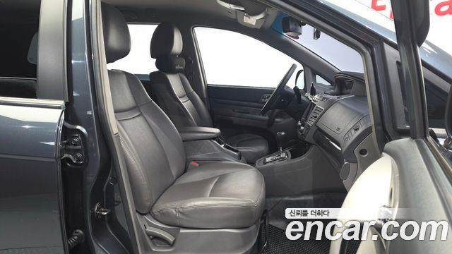 KG Mobility (SsangYong) Korando Turismo 4WD GT 9-seater 2015 — фото 26