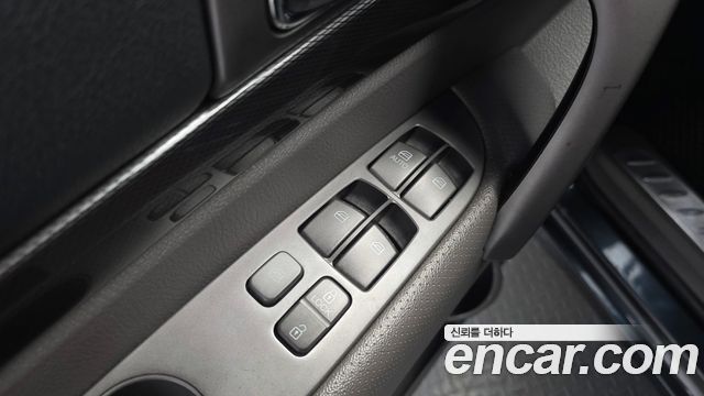 KG Mobility (SsangYong) Korando Turismo 4WD GT 9-seater 2015 — фото 30