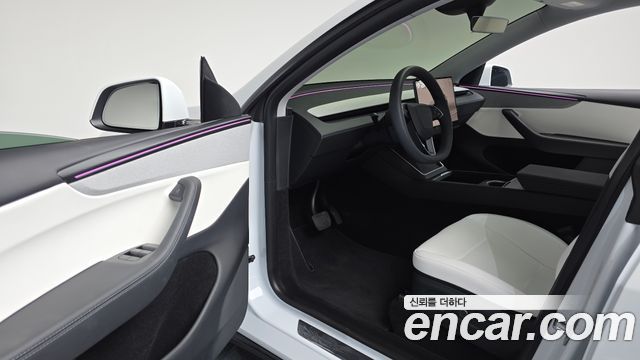 Tesla Model Y RWD 2025 — фото 10