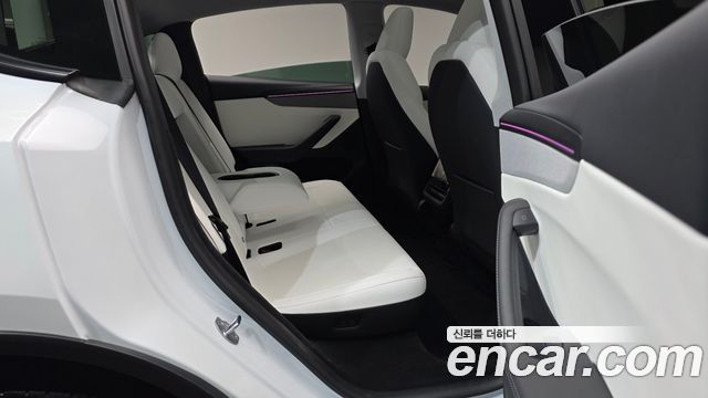 Tesla Model Y RWD 2025 — фото 12