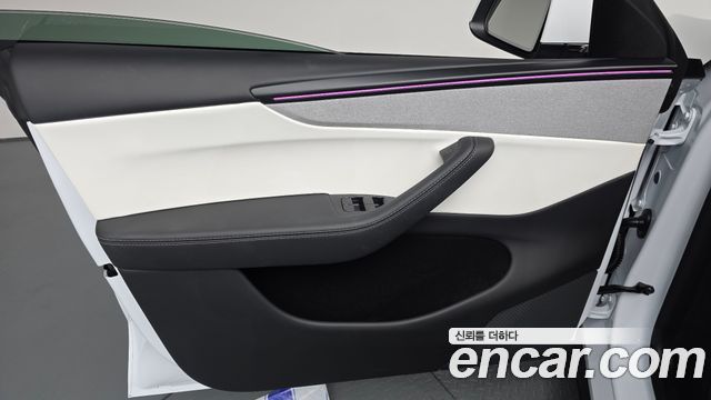 Tesla Model Y RWD 2025 — фото 24
