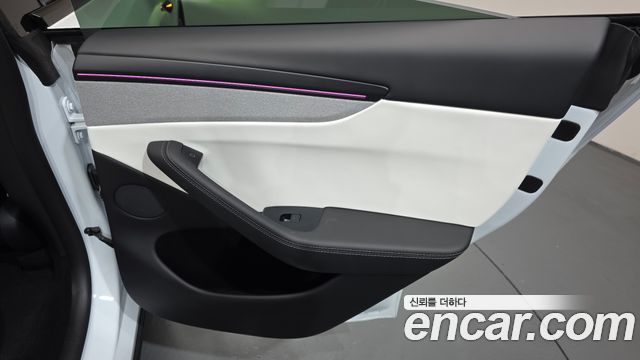 Tesla Model Y RWD 2025 — фото 25