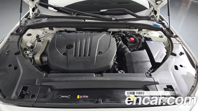 Volvo V90 Cross Country B5 Pro AWD 2021 — фото 6
