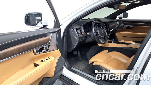 Volvo V90 Cross Country B5 Pro AWD 2021 — фото 10