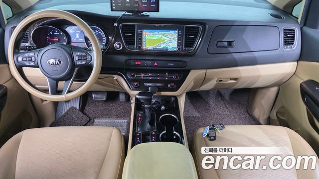 Kia Carnival 9-Seater Prstige 2019 — фото 7