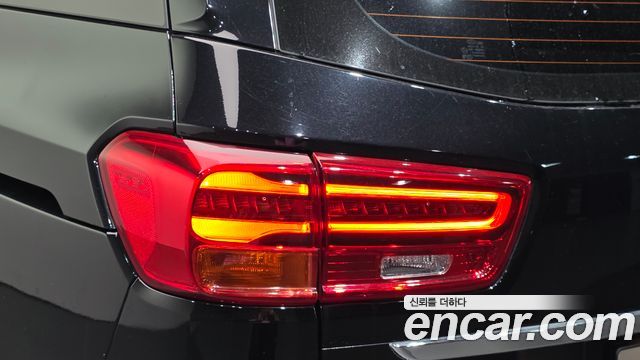 Kia Carnival 9-Seater Prstige 2019 — фото 23