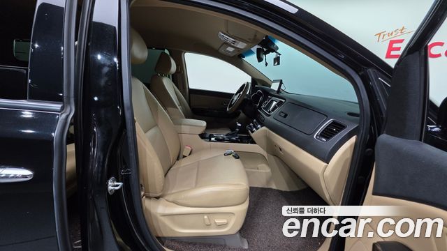 Kia Carnival 9-Seater Prstige 2019 — фото 34