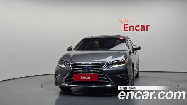 Lexus ES300h premium XV60 2018 — фото 3
