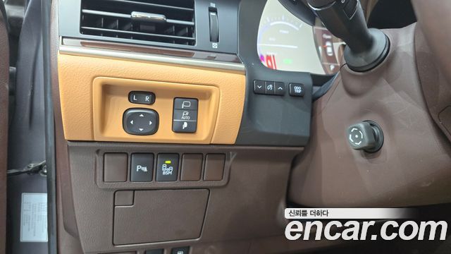 Lexus ES300h premium XV60 2018 — фото 16