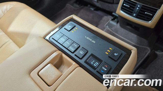 Lexus ES300h premium XV60 2018 — фото 18