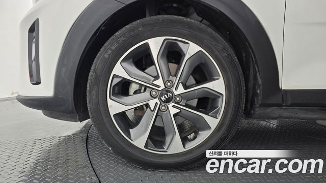 Kia Stonic 1.4 Trendy 2020 — фото 5