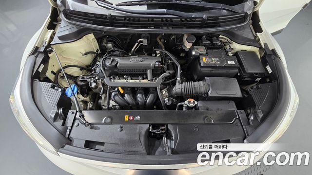Kia Stonic 1.4 Trendy 2020 — фото 6
