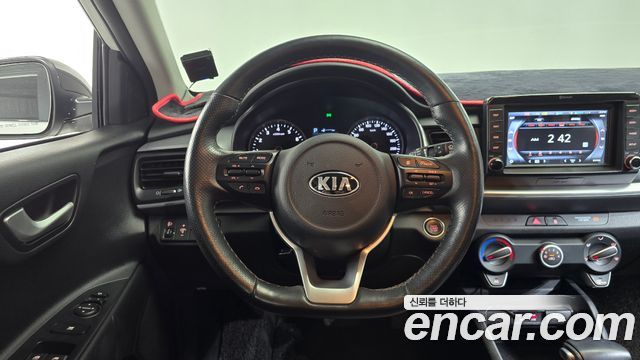 Kia Stonic 1.4 Trendy 2020 — фото 14