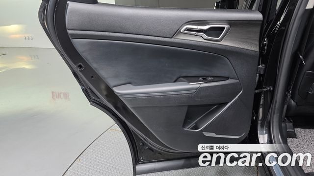 Kia Sportage (V) LPG 2.0 2WD Signature 2023 — фото 25