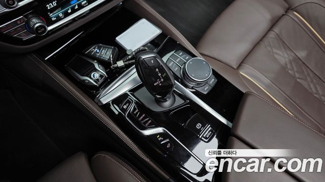 BMW 5 Series (G30) 530i M Sport Package 2023 — фото 9