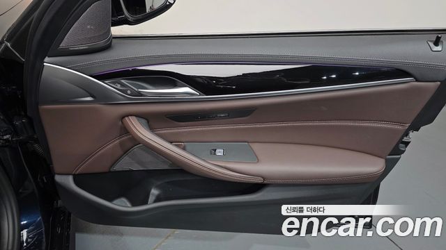 BMW 5 Series (G30) 530i M Sport Package 2023 — фото 25