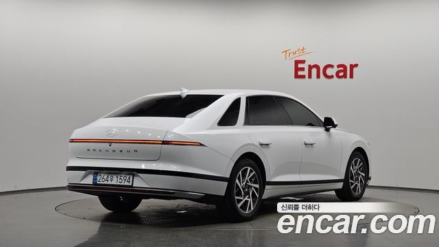 Hyundai Grandeur (GN7) 2,5 Gasoline 2WD Exclusive 2023 — фото 2