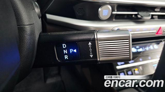 Hyundai Grandeur (GN7) 2,5 Gasoline 2WD Exclusive 2023 — фото 9
