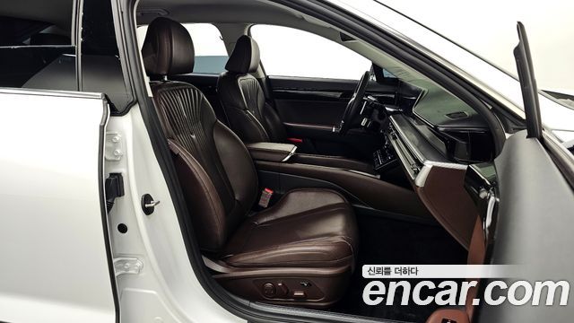 Hyundai Grandeur (GN7) 2,5 Gasoline 2WD Exclusive 2023 — фото 11