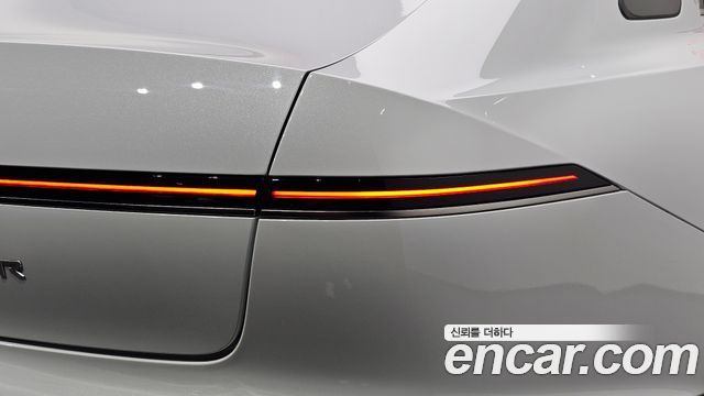 Hyundai Grandeur (GN7) 2,5 Gasoline 2WD Exclusive 2023 — фото 23