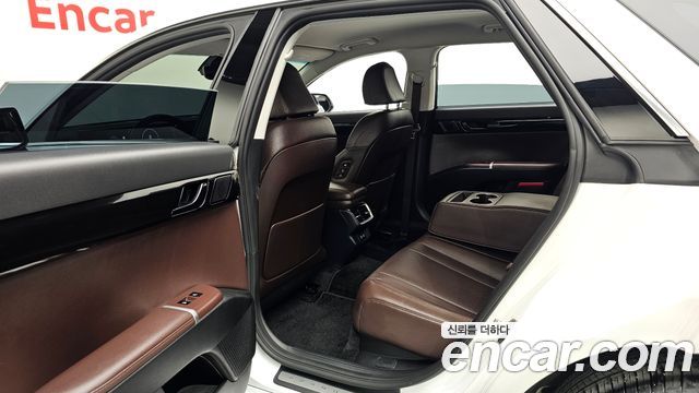 Hyundai Grandeur (GN7) 2,5 Gasoline 2WD Exclusive 2023 — фото 26