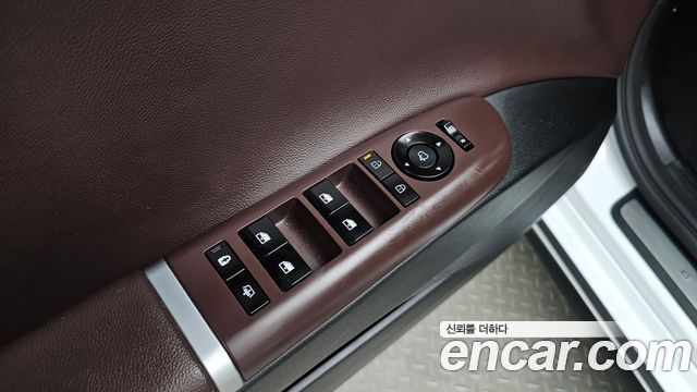 Hyundai Grandeur (GN7) 2,5 Gasoline 2WD Exclusive 2023 — фото 27