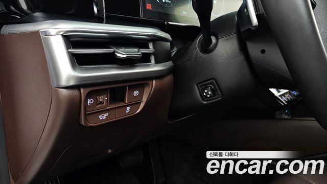 Hyundai Grandeur (GN7) 2,5 Gasoline 2WD Exclusive 2023 — фото 28
