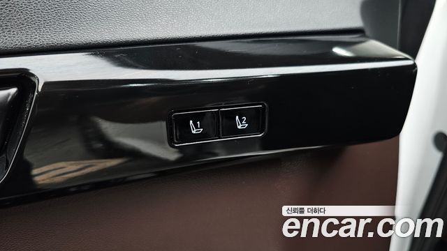 Hyundai Grandeur (GN7) 2,5 Gasoline 2WD Exclusive 2023 — фото 29