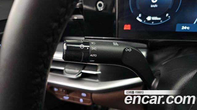 Hyundai Grandeur (GN7) 2,5 Gasoline 2WD Exclusive 2023 — фото 31