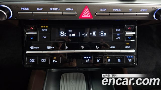 Hyundai Grandeur (GN7) 2,5 Gasoline 2WD Exclusive 2023 — фото 35