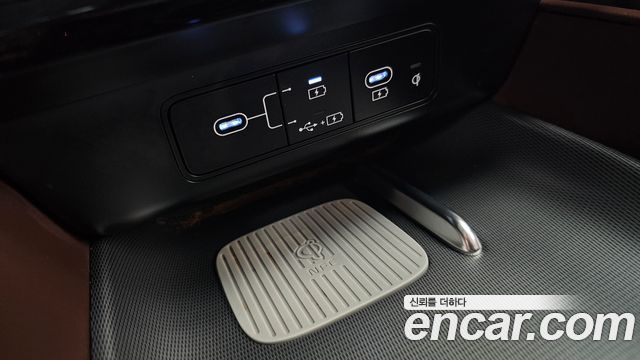 Hyundai Grandeur (GN7) 2,5 Gasoline 2WD Exclusive 2023 — фото 36
