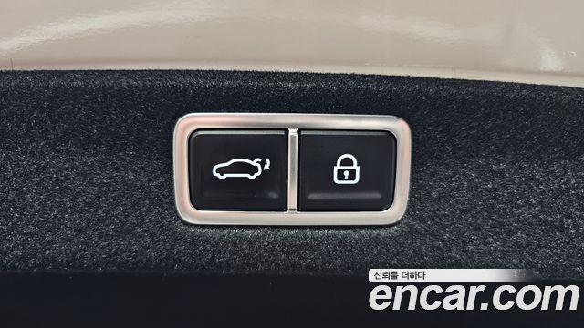 Hyundai Grandeur (GN7) 2,5 Gasoline 2WD Exclusive 2023 — фото 38